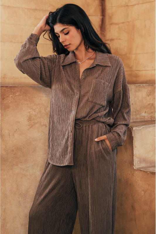 WELCOME THE WEEKEND LOUNGE PANTS SET IN MOCHA